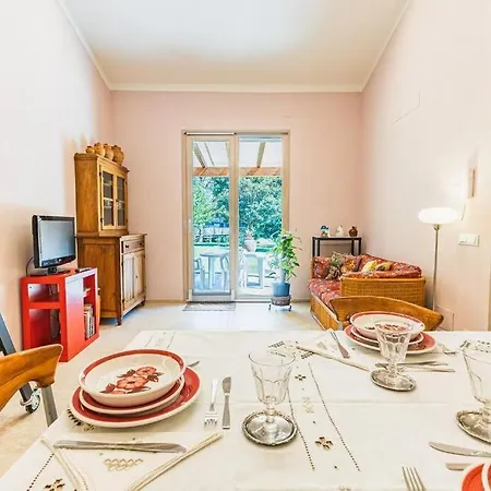 Tuscan Big Garden And Patio Apartment Vicopisano