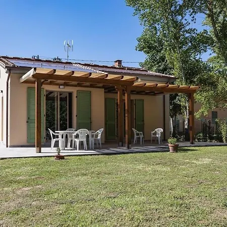 Tuscan Big Garden And Patio